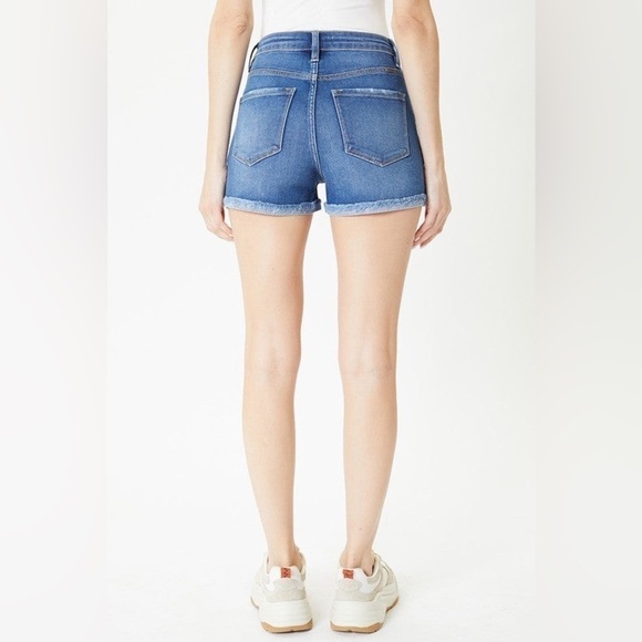 NWT KanCan Women's High-Rise Button Cuff Denim Shorts Sz Large, Medium Wash - Picture 10 of 12